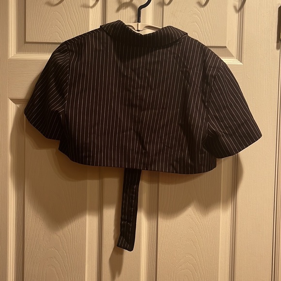 The Label Seek small black white pinstripe bolero short sleeve jacket - Picture 6 of 6